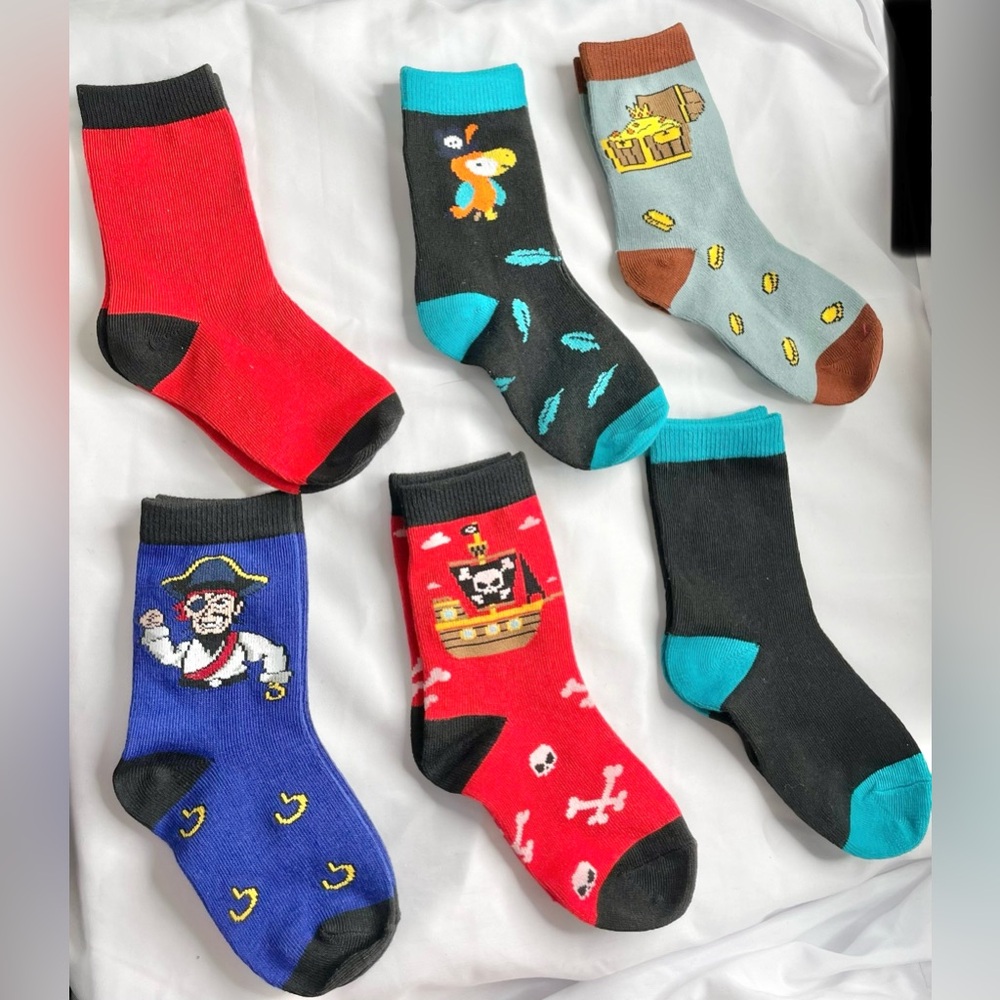 5 pairs of Sz O/S kids Colorful Pirate Themed & plain  Kids Socks unisex New